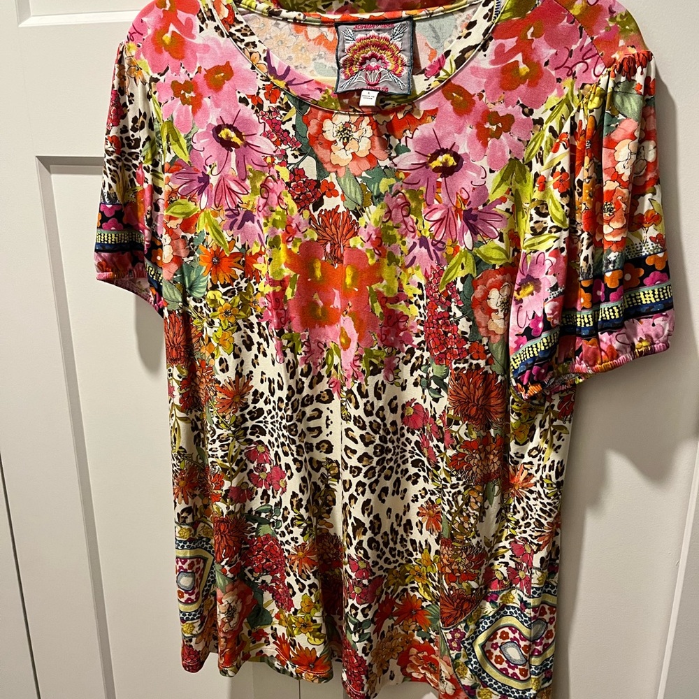 JOHNNY WAS PRE-LOVED AUTHENTIC ‘WILD GARDEN’ PUFF SLEEVES, CREW-NECK SOFT SHIRT - Picture 16 of 17